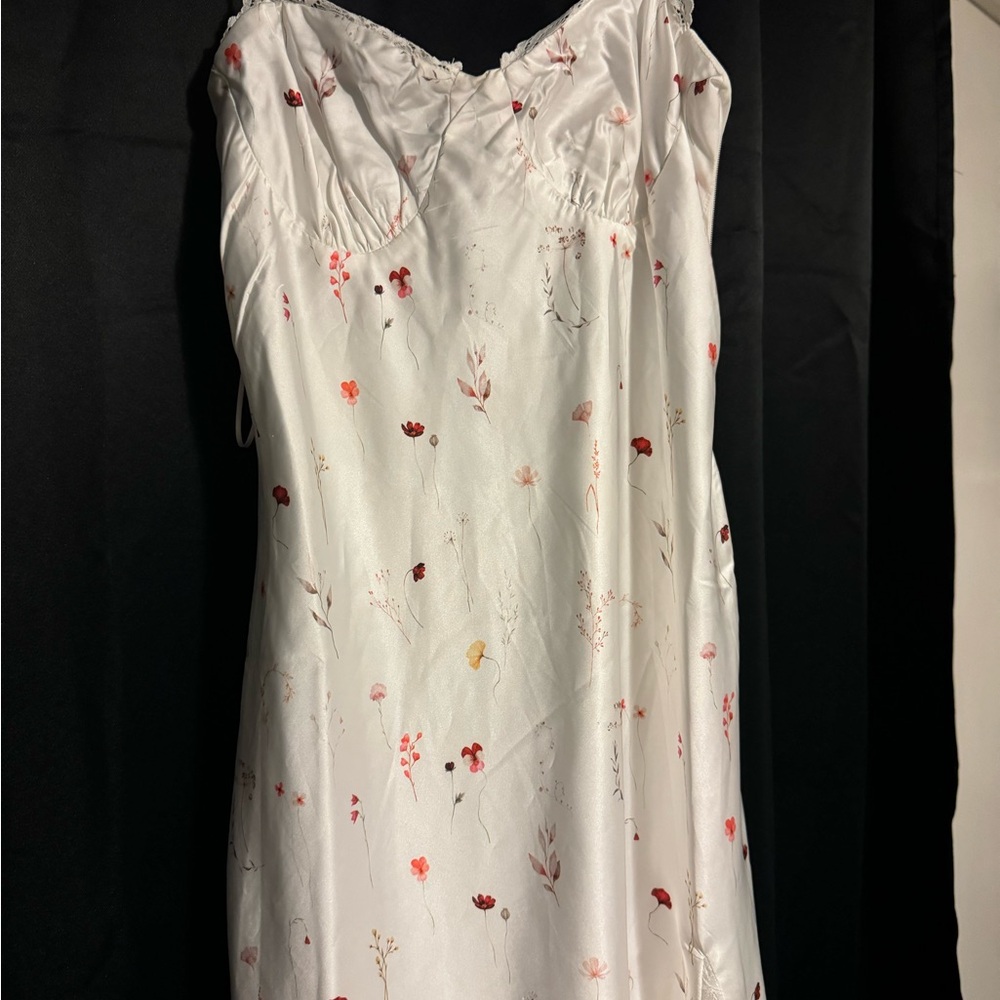 Princess Polly Floral Chemise in White and Red
